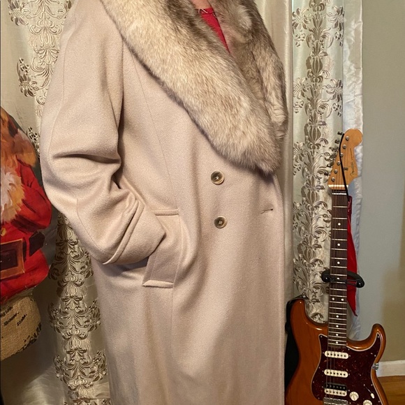 STUNNER SHOW STOPPER VINTAGE 100% wool camel coat fox collar GORGEOUS!🏆🏆🧥 - Picture 8 of 14